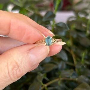 Vintage 1960s 10K SOLID GOLD and Genuine Blue Topaz Ring